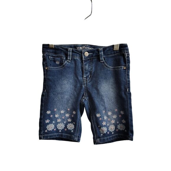 Wallflower Girls Floral Embroidered Dark Wash Blue Denim Shorts 6X - Picture 1 of 4